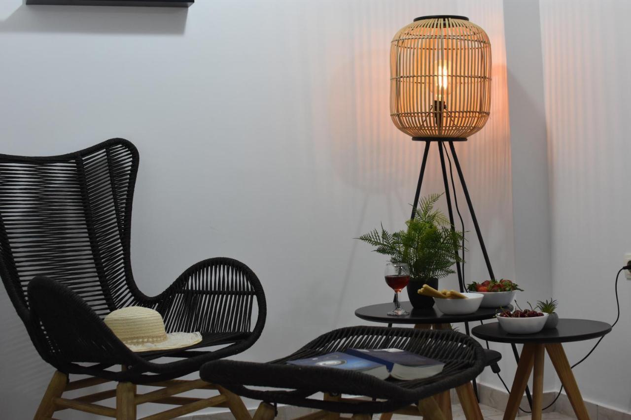 Iakovos Apartments Chorafakia エクステリア 写真