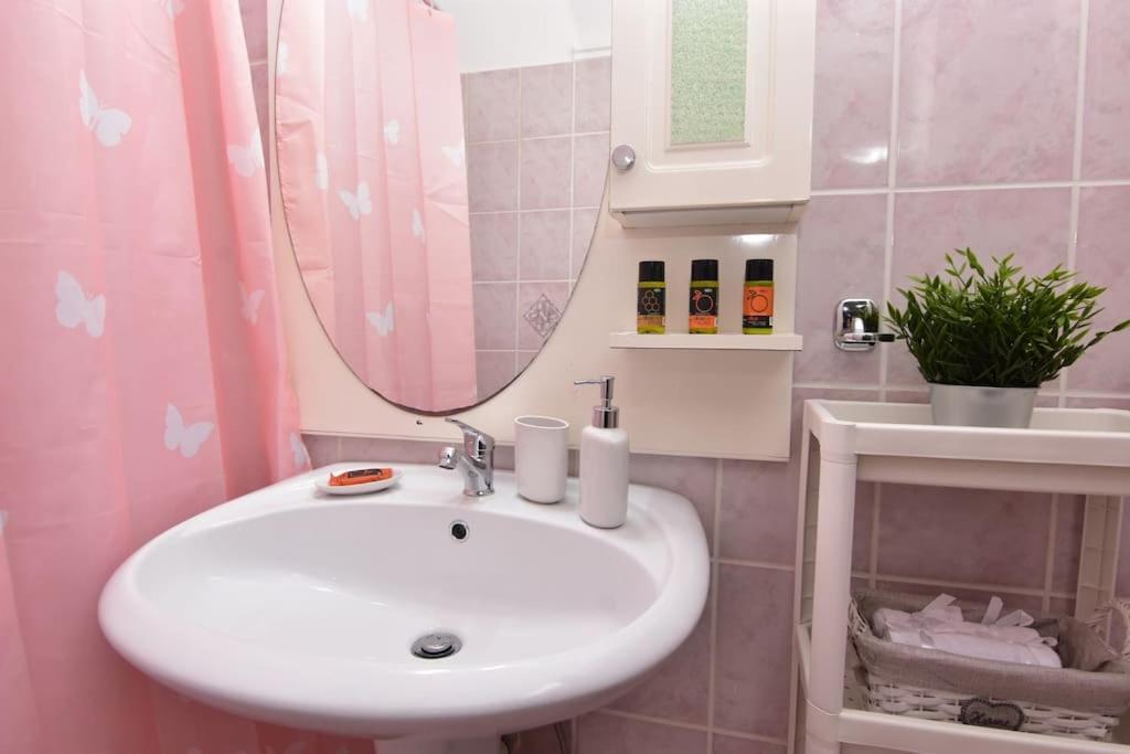 Iakovos Apartments Chorafakia エクステリア 写真