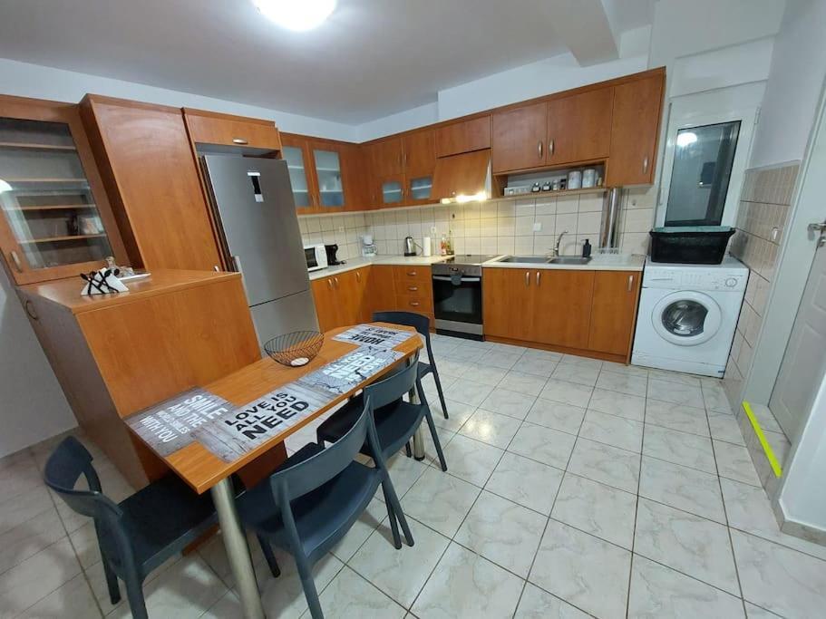 Iakovos Apartments Chorafakia エクステリア 写真