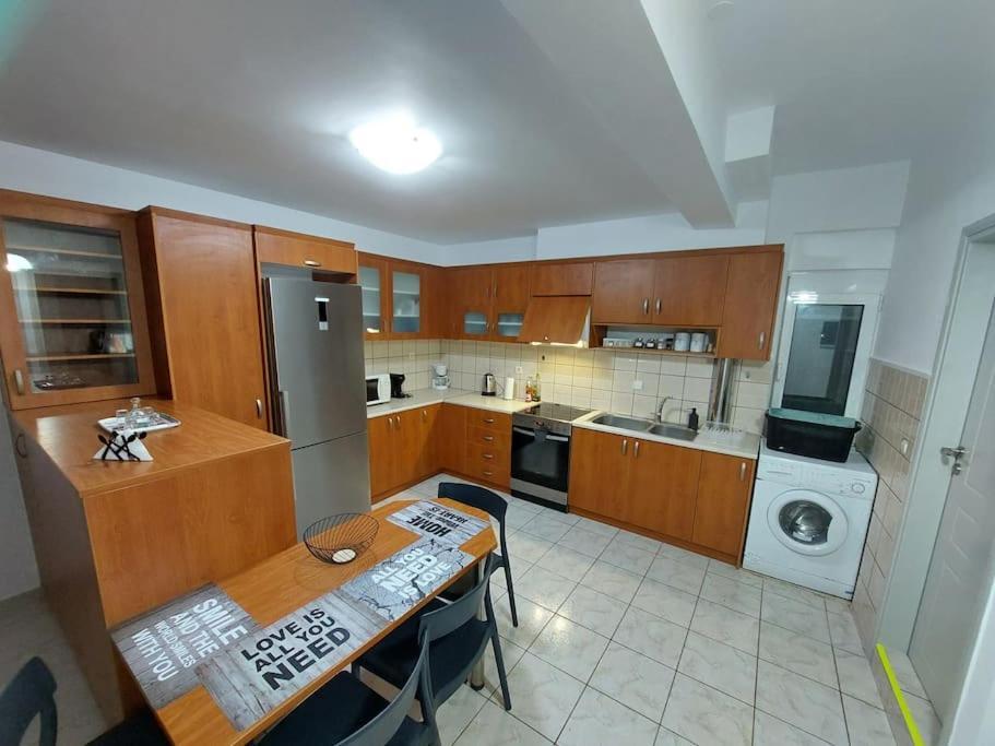 Iakovos Apartments Chorafakia エクステリア 写真
