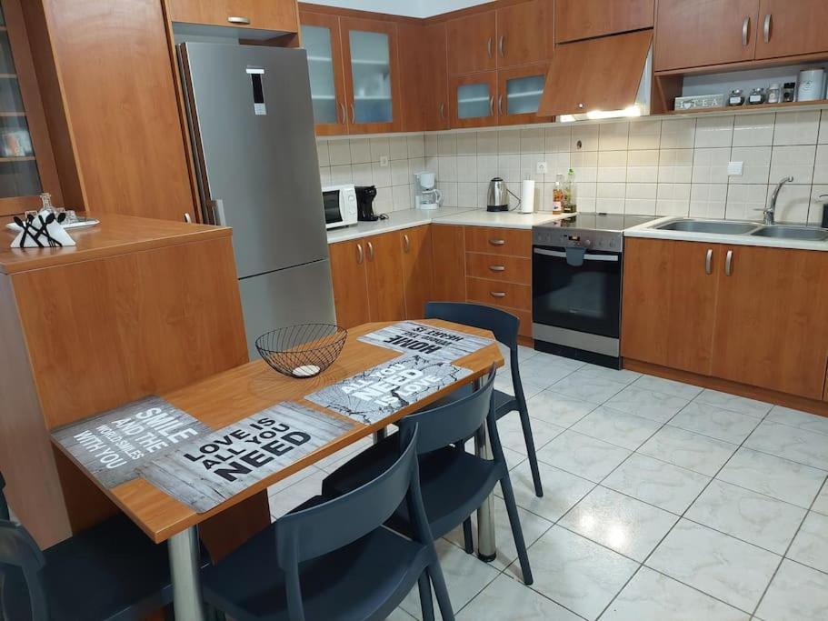 Iakovos Apartments Chorafakia エクステリア 写真