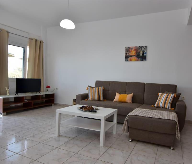Iakovos Apartments Chorafakia エクステリア 写真