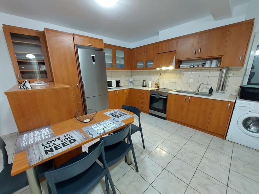 Iakovos Apartments Chorafakia エクステリア 写真