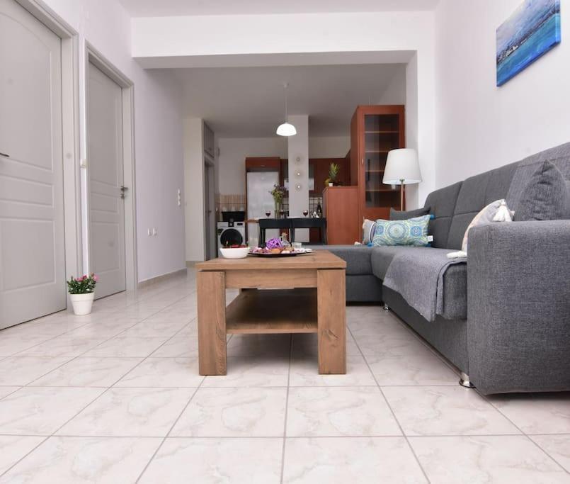 Iakovos Apartments Chorafakia エクステリア 写真