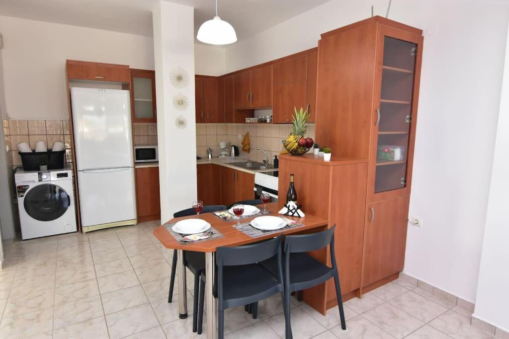 Iakovos Apartments Chorafakia エクステリア 写真